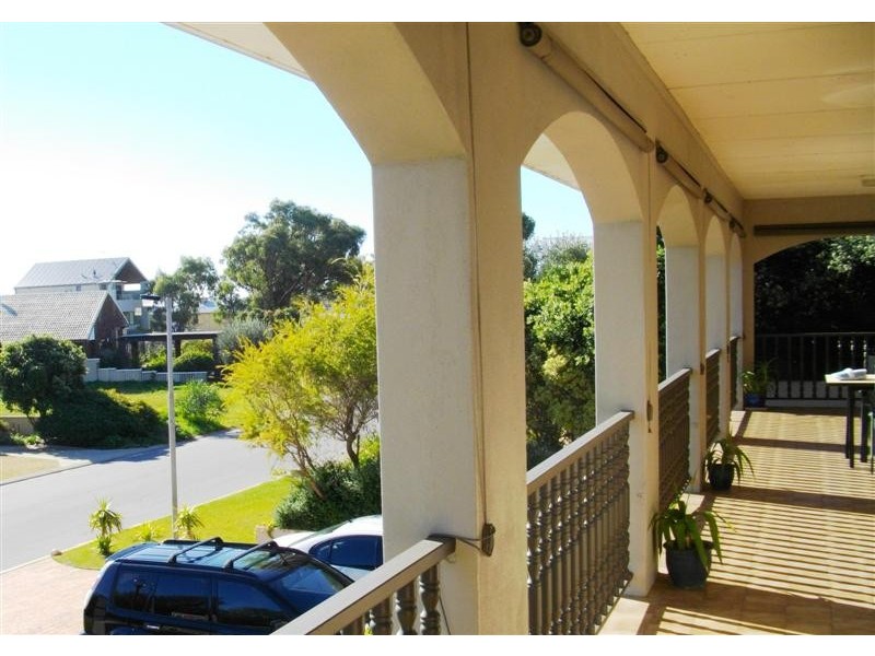 11 Driftwood Road, Silver Sands WA 6210