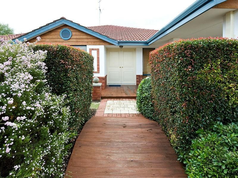 14 Suncrest Meander, Meadow Springs WA 6210