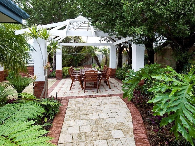 14 Suncrest Meander, Meadow Springs WA 6210