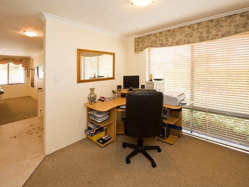 14 Suncrest Meander, Meadow Springs WA 6210