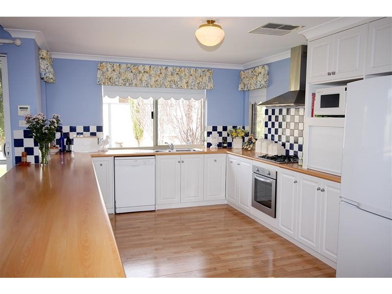 73 Karinga Road, Madora Bay WA 6210