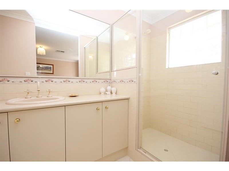 73 Karinga Road, Madora Bay WA 6210