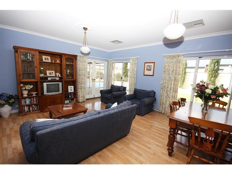 73 Karinga Road, Madora Bay WA 6210