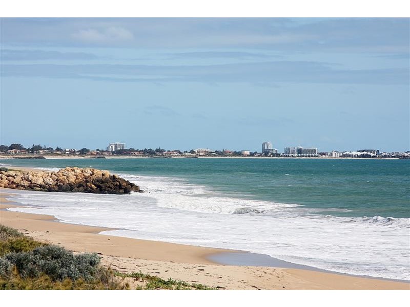 73 Karinga Road, Madora Bay WA 6210