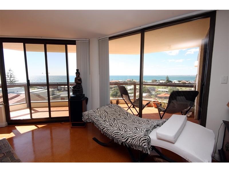 20/6A Valley Road, Halls Head WA 6210