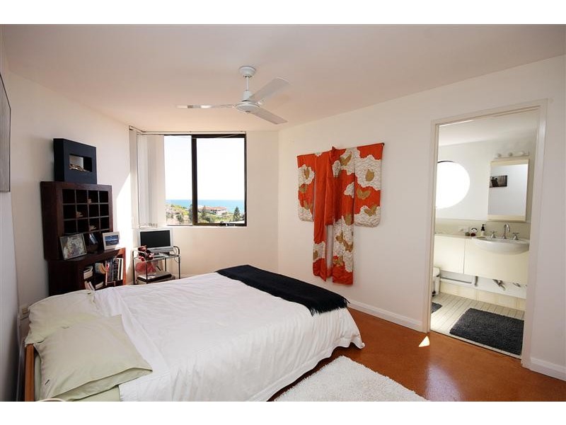 20/6A Valley Road, Halls Head WA 6210