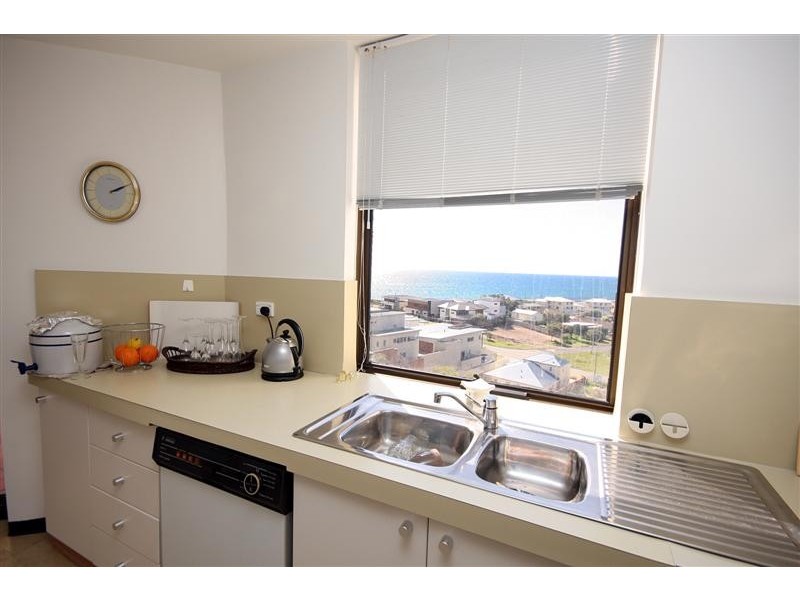 20/6A Valley Road, Halls Head WA 6210