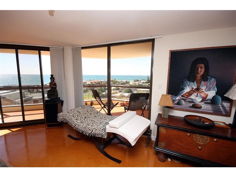 20/6A Valley Road, Halls Head WA 6210