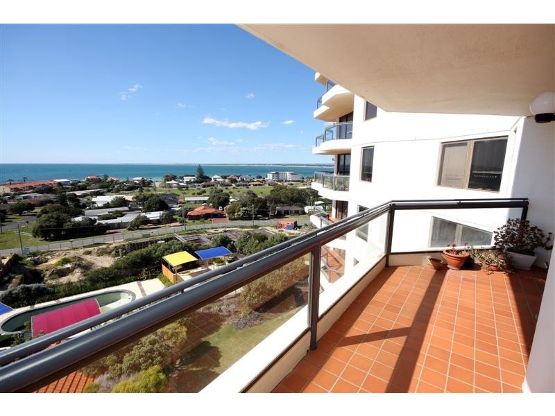 20/6A Valley Road, Halls Head WA 6210