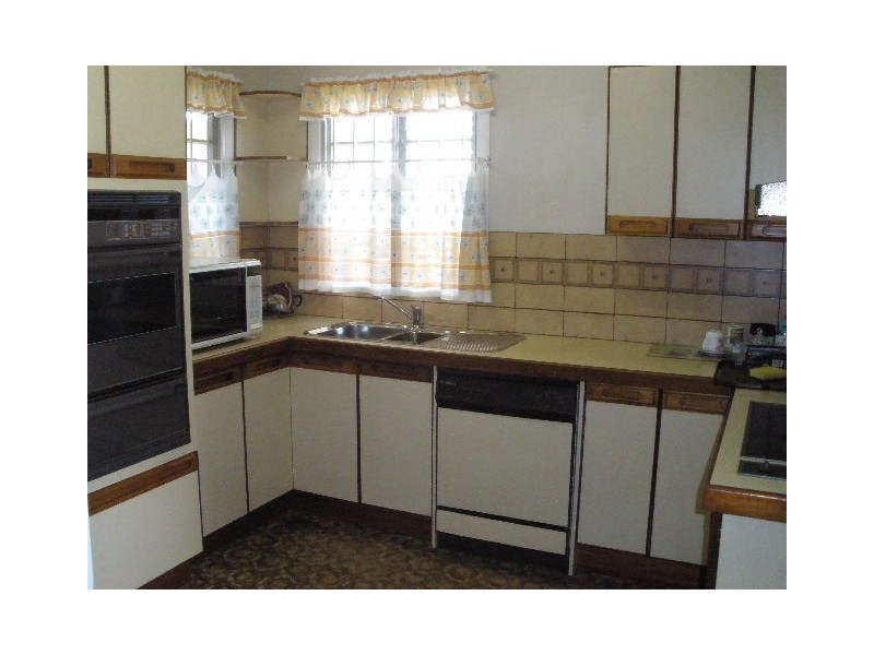 24 Galsworthy Street, Holland Park West QLD 4121