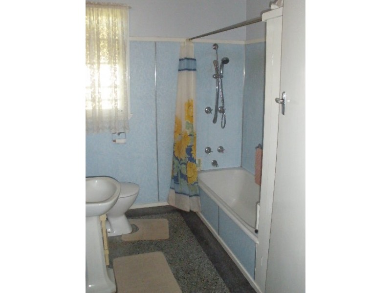 24 Galsworthy Street, Holland Park West QLD 4121