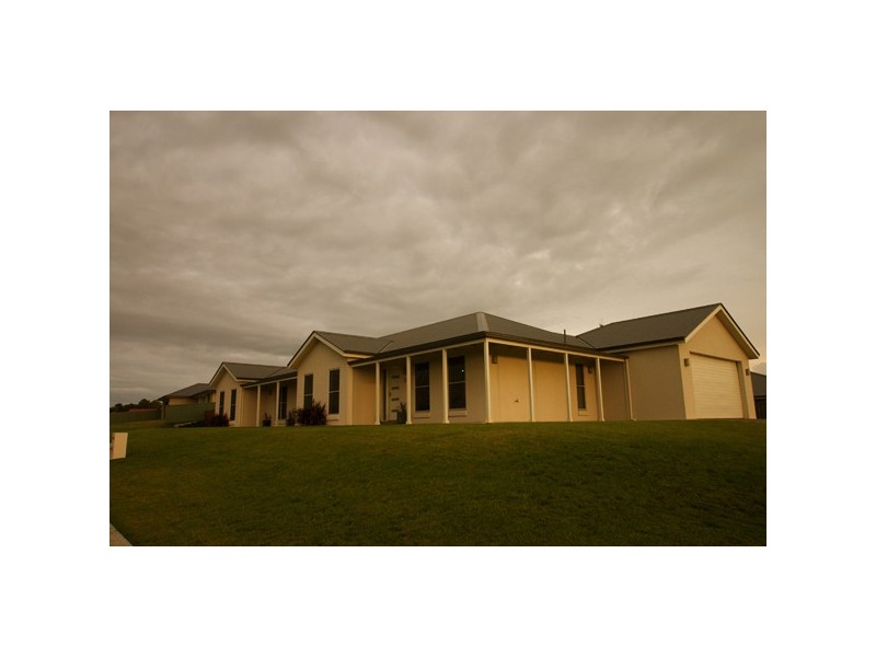 26 Munro Street, Windradyne NSW 2795