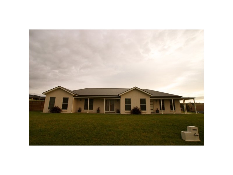 26 Munro Street, Windradyne NSW 2795