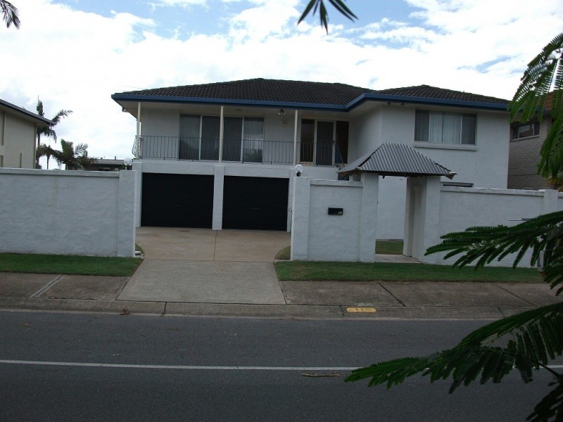 11 Poinciana Blvd, Broadbeach Waters QLD 4218