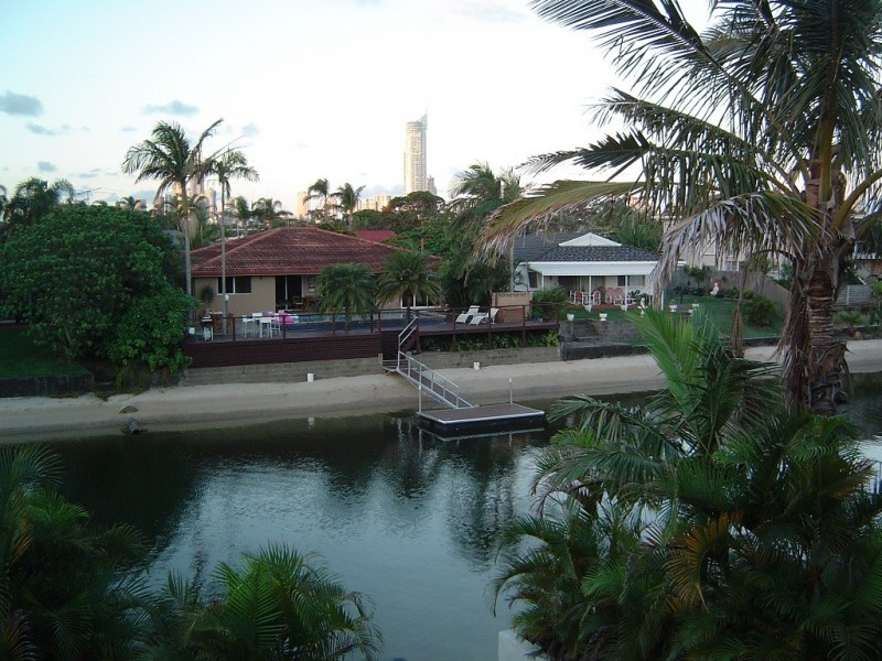 11 Poinciana Blvd, Broadbeach Waters QLD 4218
