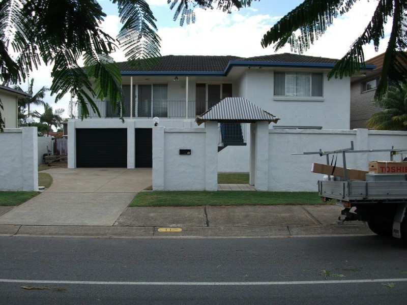 11 Poinciana Blvd, Broadbeach Waters QLD 4218