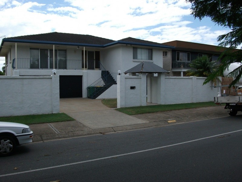 11 Poinciana Blvd, Broadbeach Waters QLD 4218