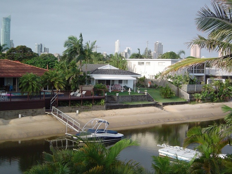 11 Poinciana Blvd, Broadbeach Waters QLD 4218