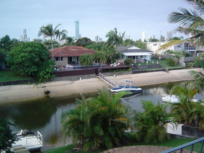 11 Poinciana Blvd, Broadbeach Waters QLD 4218
