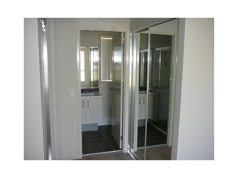 118 Minorca Circuit, Spring Farm NSW 2570