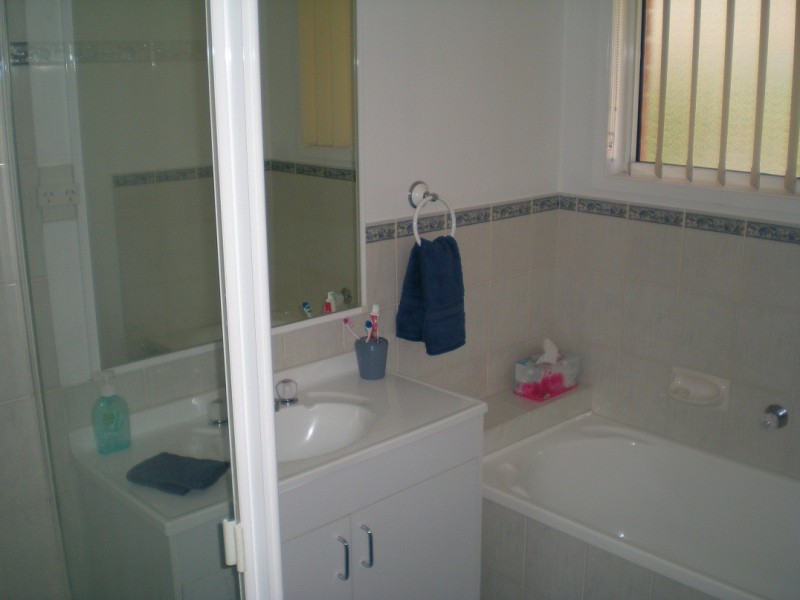 10B Crommelin Crescent, St Helens Park NSW 2560
