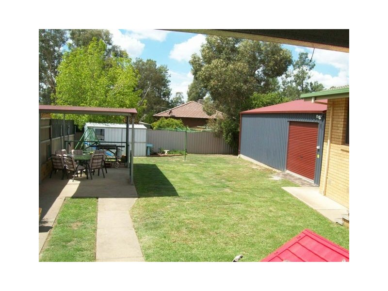 15 Talgarno Court, Thurgoona NSW 2640