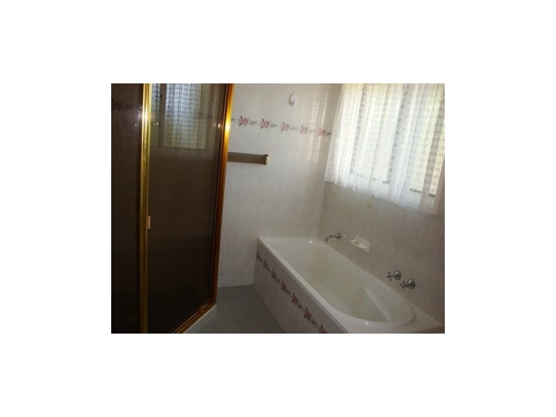 4 Bianca Place, Rosemeadow NSW 2560