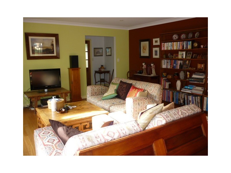 3 Clarence Road, Springfield NSW 2250