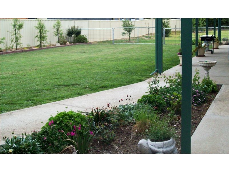 13 Scobie Street South, Avenel VIC 3664