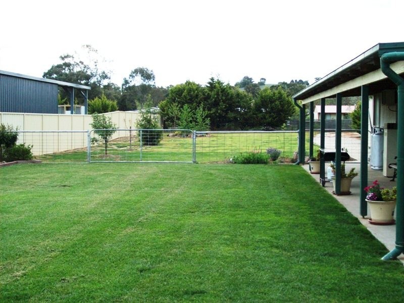 13 Scobie Street South, Avenel VIC 3664