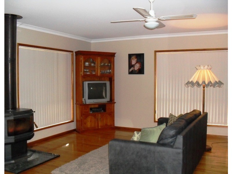 13 Scobie Street South, Avenel VIC 3664