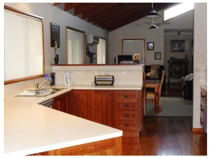 13 Scobie Street South, Avenel VIC 3664