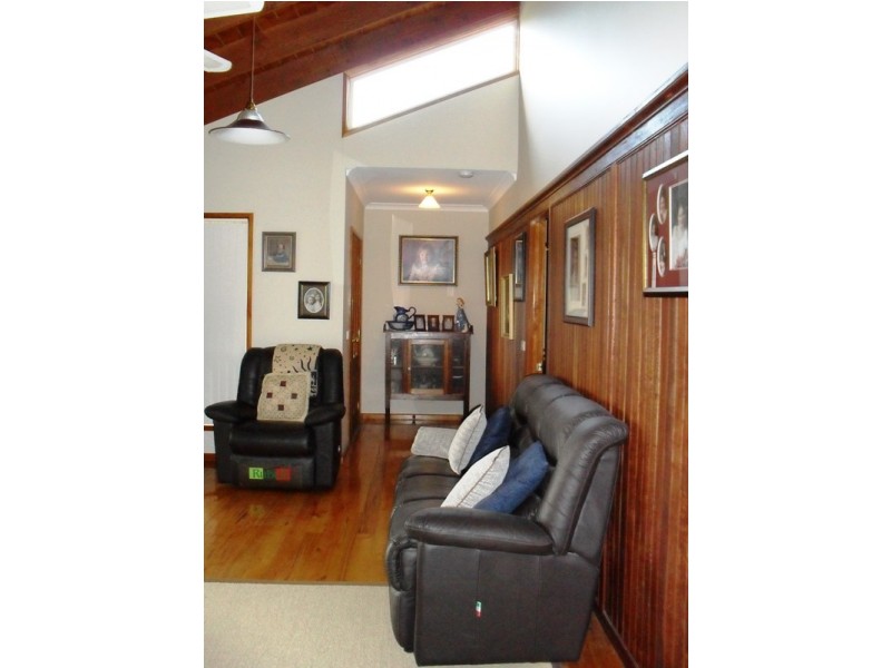 13 Scobie Street South, Avenel VIC 3664