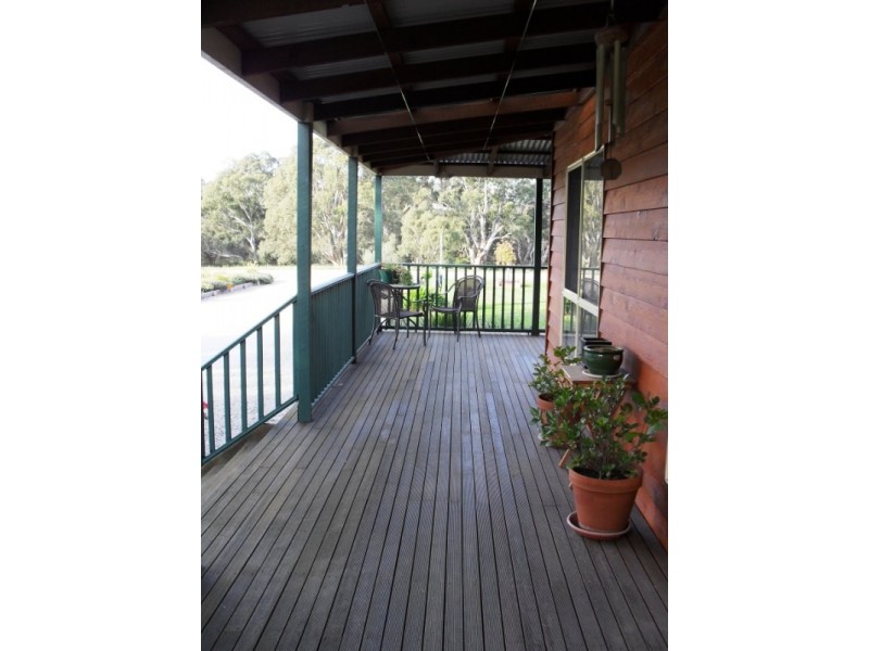 13 Scobie Street South, Avenel VIC 3664