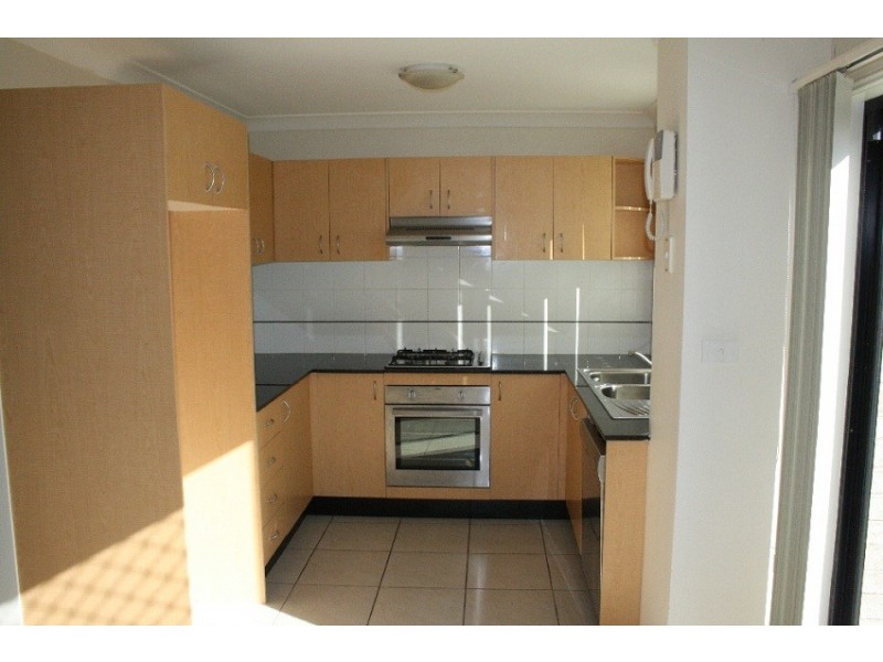 8/38 Hillcrest Road, Quakers Hill NSW 2763