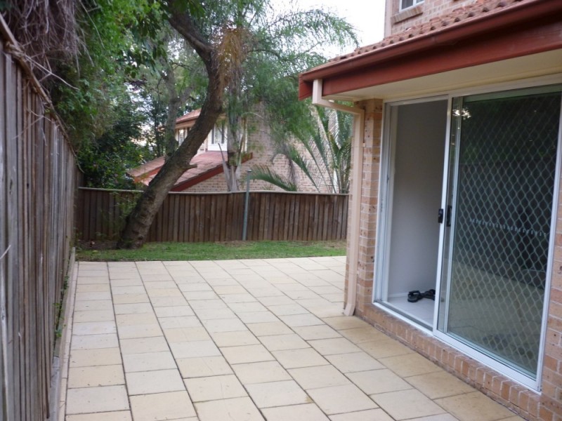 2/328 Seven Hills Road, Kings Langley NSW 2147