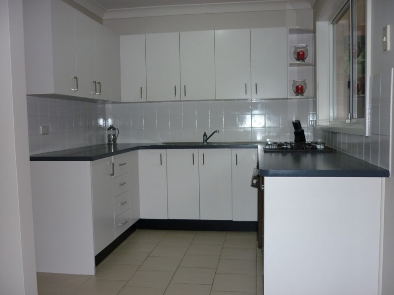 2/328 Seven Hills Road, Kings Langley NSW 2147