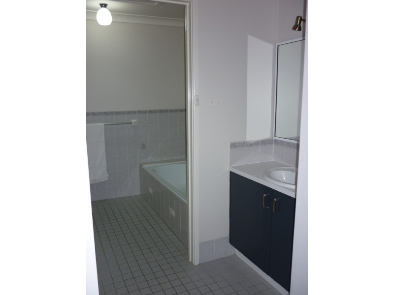 2/328 Seven Hills Road, Kings Langley NSW 2147