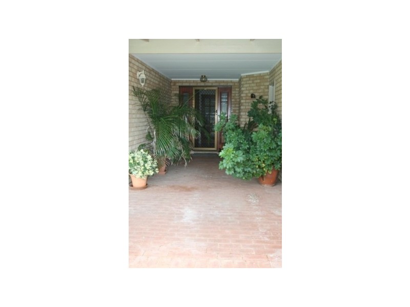 16-18 Sloper Vale, Dongara WA 6525