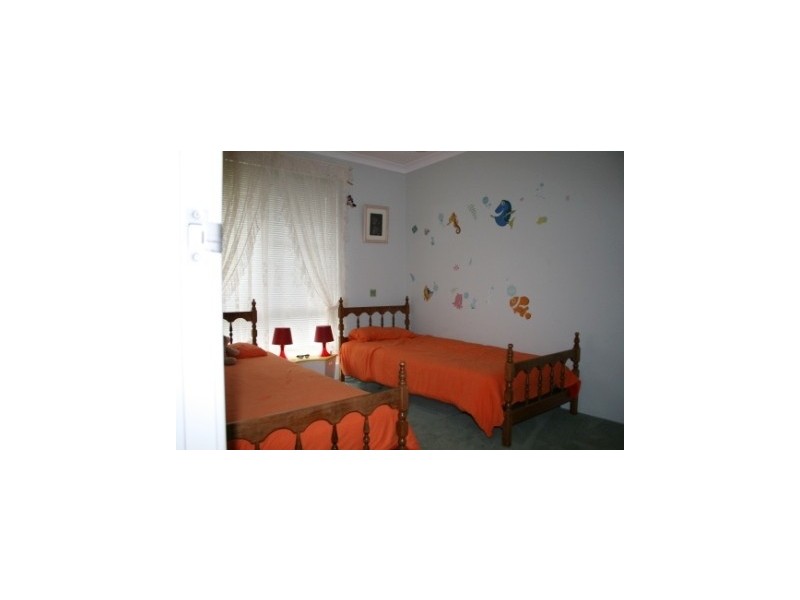 16-18 Sloper Vale, Dongara WA 6525