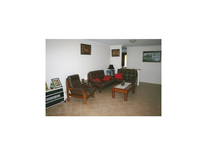 16-18 Sloper Vale, Dongara WA 6525