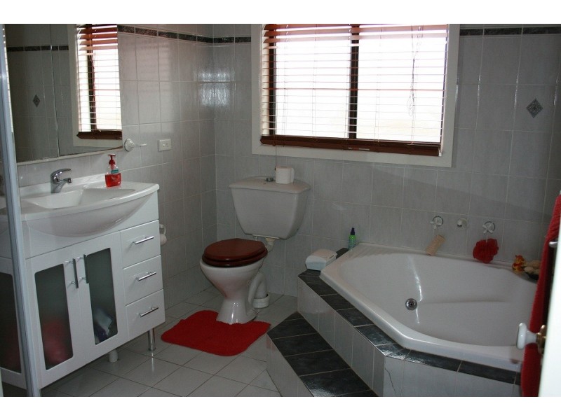 225 President Avenue, Miranda NSW 2228