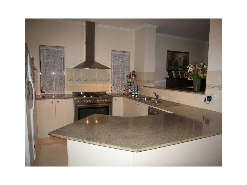 2 Honeyeater Court, Tarneit VIC 3029