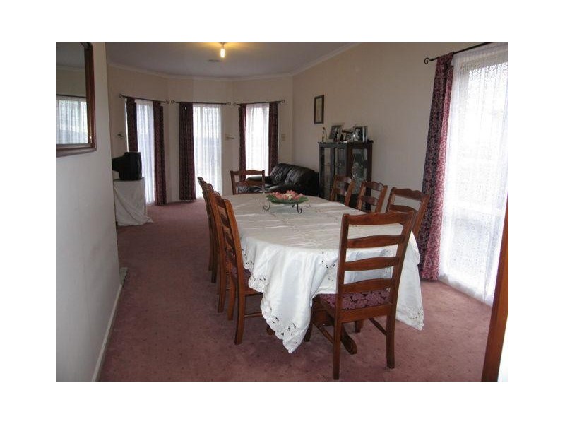 2 Honeyeater Court, Tarneit VIC 3029