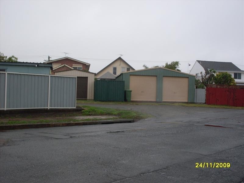 24 Fullerton Street, Stockton NSW 2295