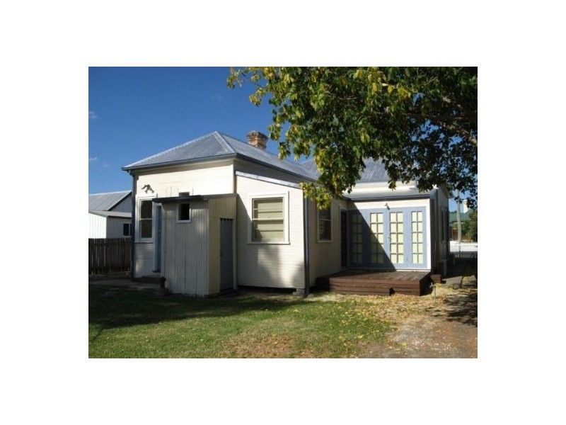 49 Guernsey St, Scone NSW 2337