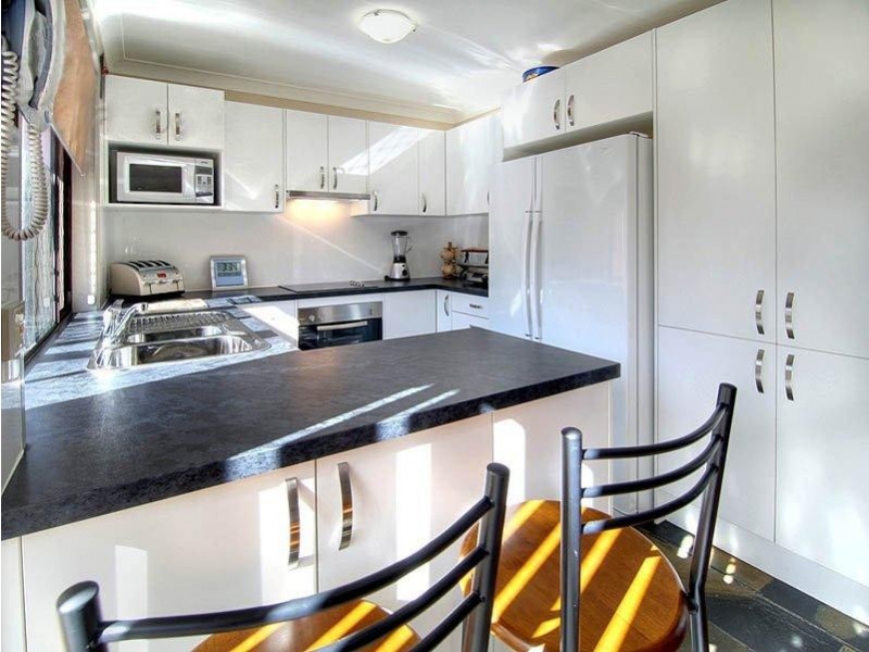 6 Homebush Drive, Regents Park QLD 4118