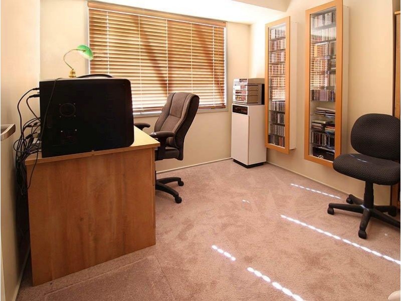 6 Homebush Drive, Regents Park QLD 4118