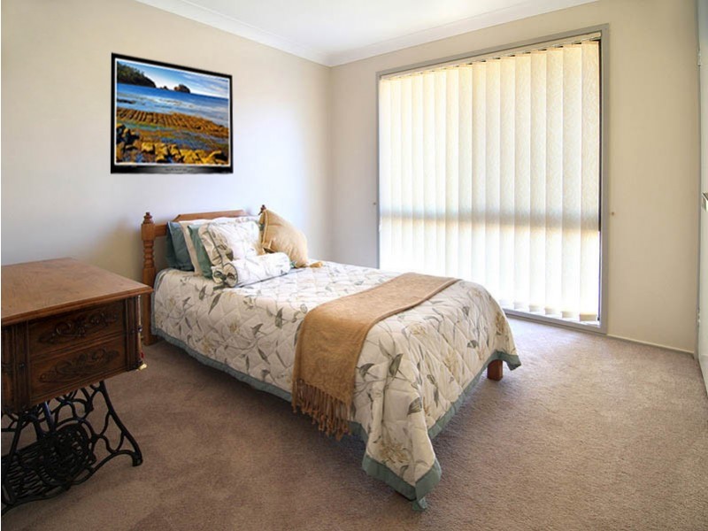 6 Homebush Drive, Regents Park QLD 4118