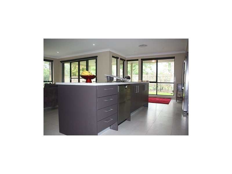 18 Railway Parade, Willow Vale NSW 2575